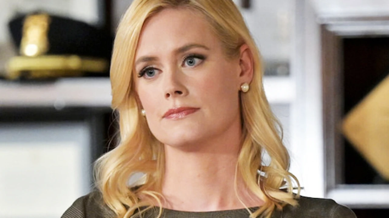 Actress ‘Abigail Hawk’ Would Like To See The ‘Detective Baker ...